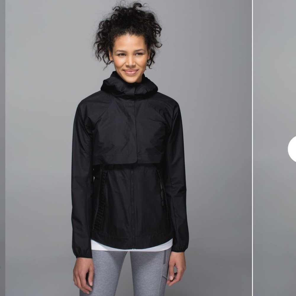 Lulu Lemon rain and wind proof running jacket TRANSFORMABLE size 6